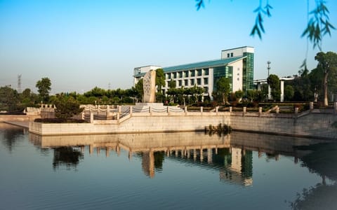 南京工业职业技术大学·湖