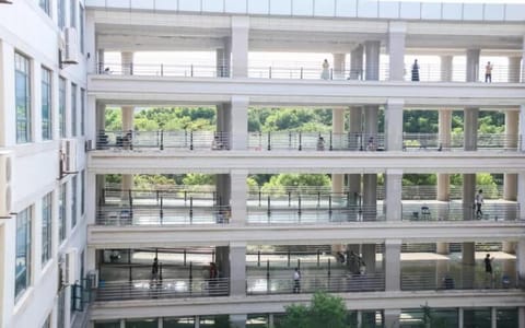 中南财经政法大学·教学楼