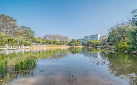 广东外语外贸大学南国商学院·玉潭