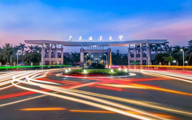 广东海洋大学主图·学校正门