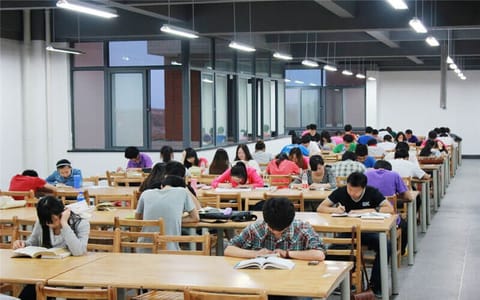 文华学院·图书馆自习室
