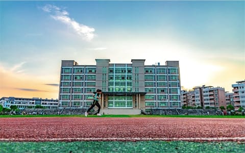 赣南医科大学·康复楼运动场