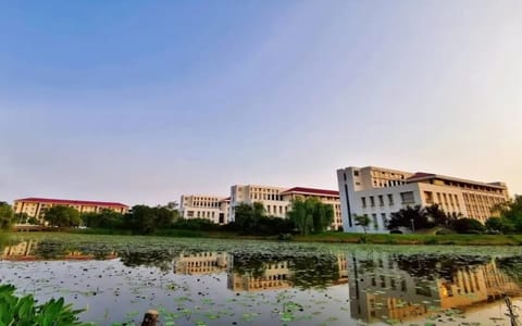 金陵科技学院·湖