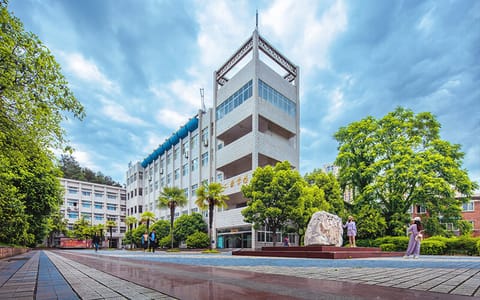湖北汽车工业学院·校园风光