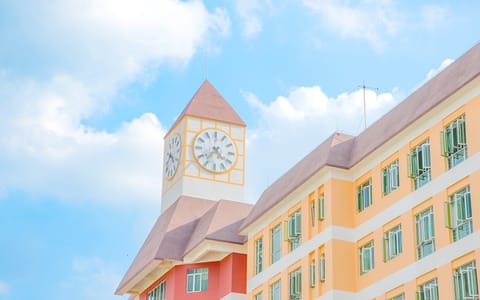 湛江科技学院·麻章校区钟楼