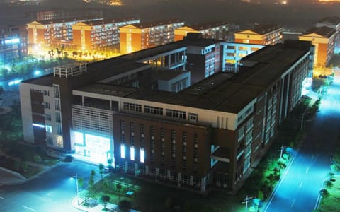 长沙理工大学城南学院·云塘工科二楼夜景