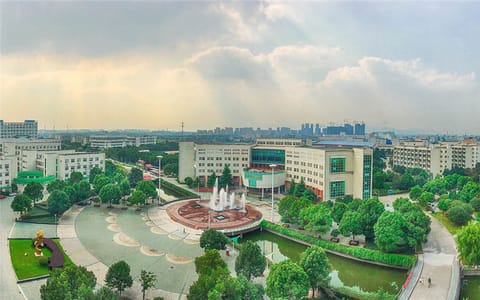 宁波财经学院·图书馆广场