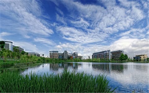 云南师范大学·湖光天色